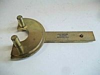 Belt pulley holder