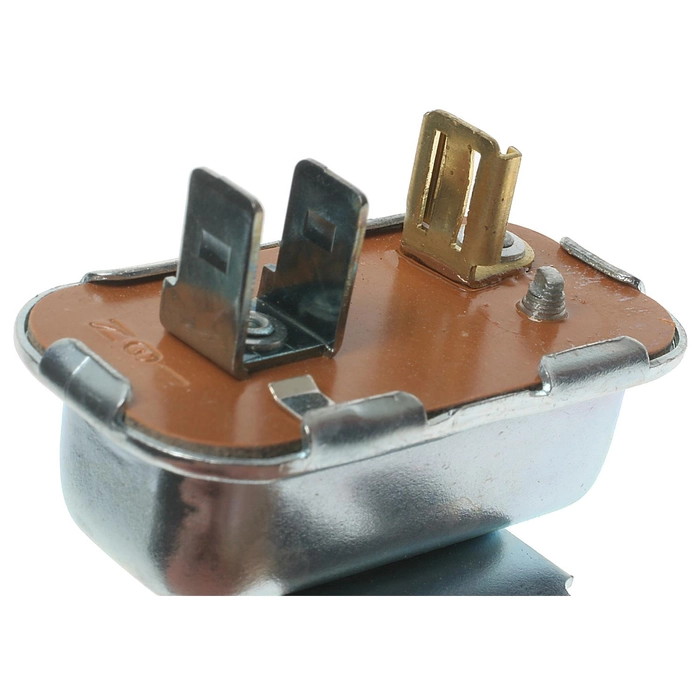 Voltage regulator, instr. cluster