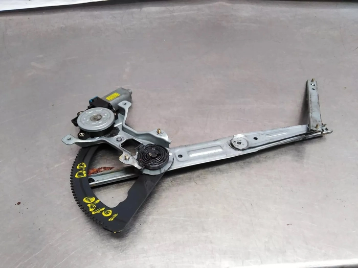 Window lift motor rh