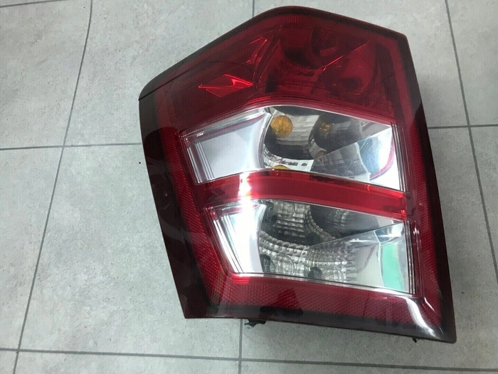 Lamp lh rear '05-10 jeep grand cherokee
